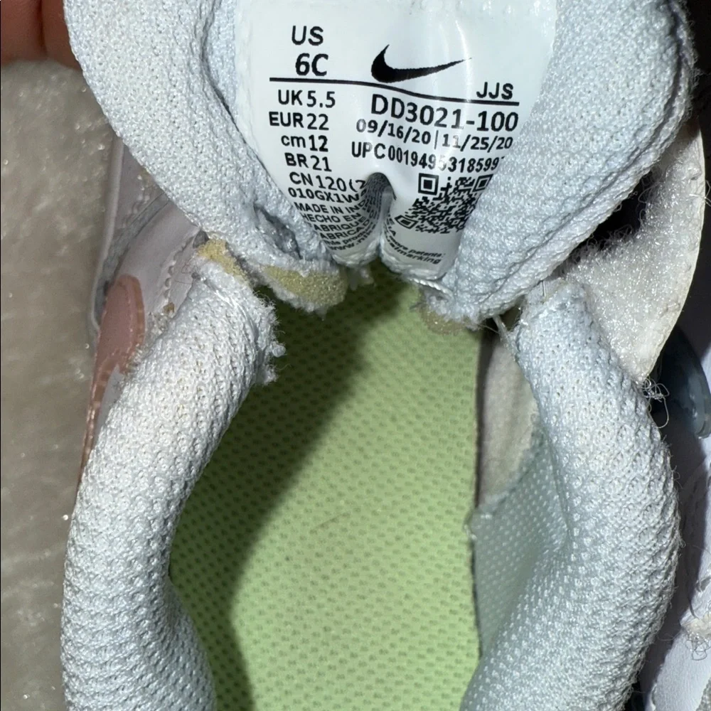 Nike chic sneakers