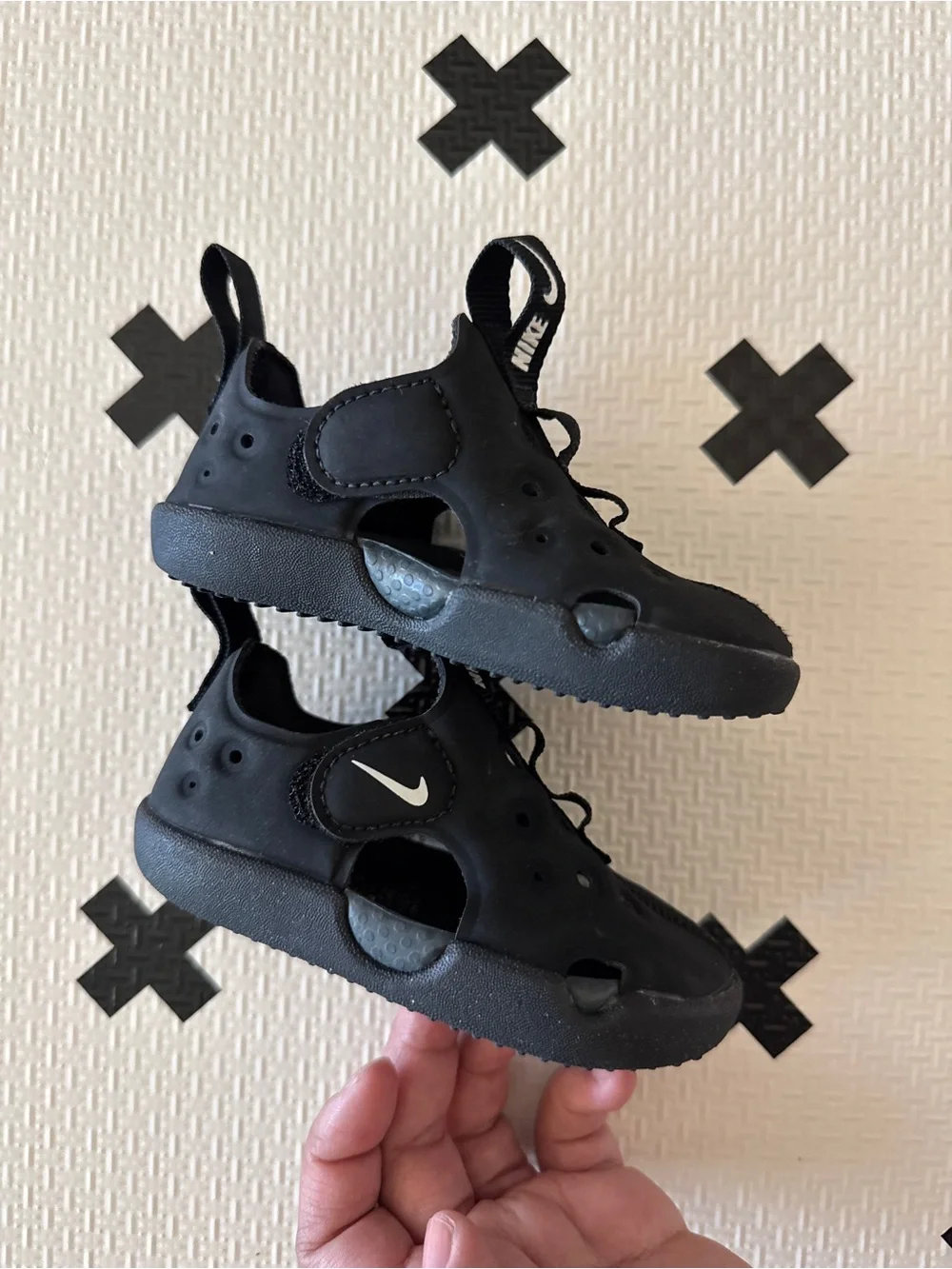 Nike drainage shoes