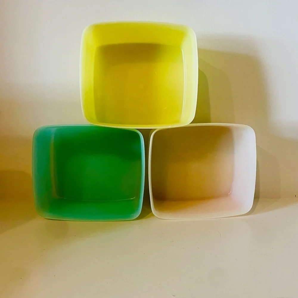 Tupperware set 50s