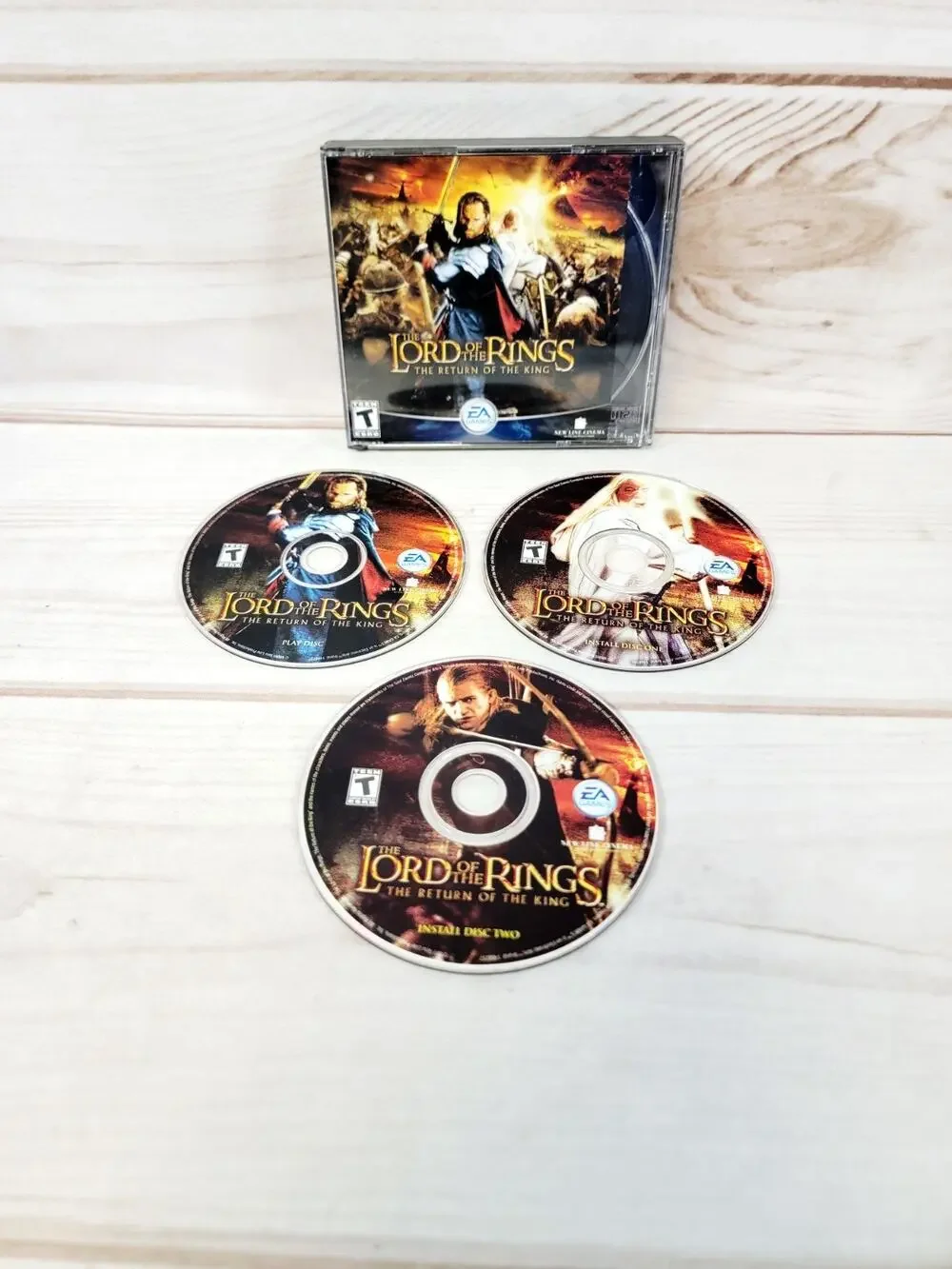 2003 EA Games - Lord Of The Rings Return Of The King PC CD-ROM Game 3 Disc Set