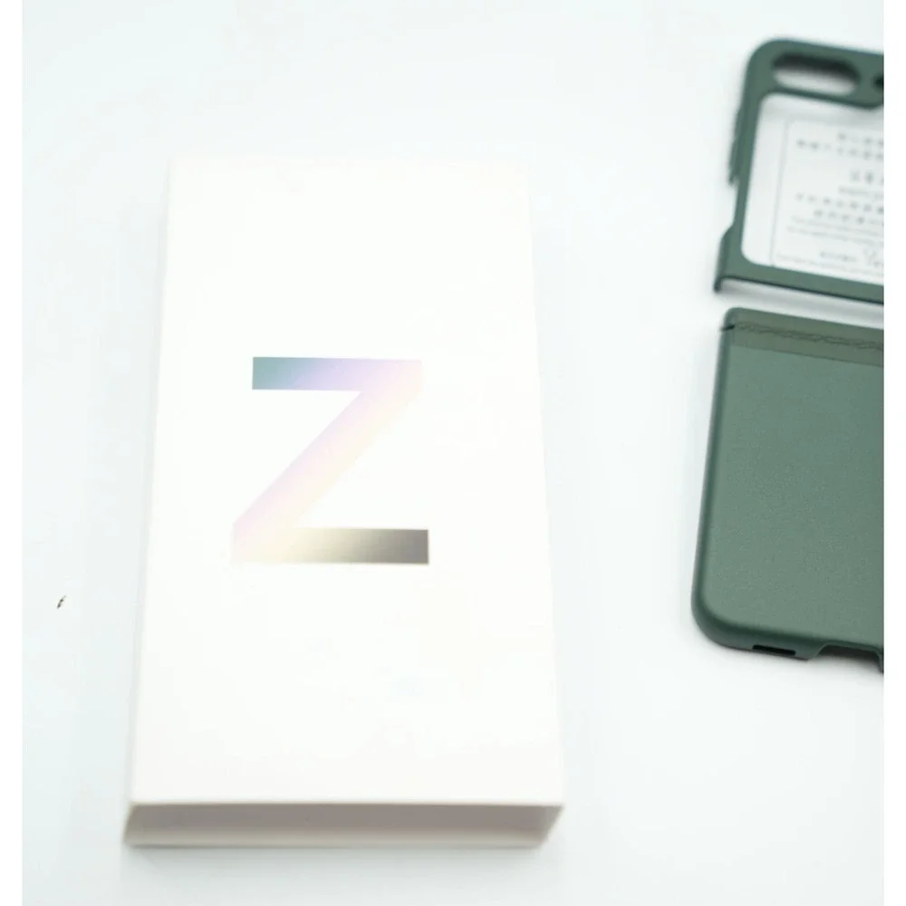 Z Flip Series Green Hard Shell Phone Case – Magnetic Cover w/ Screen Mask, New i