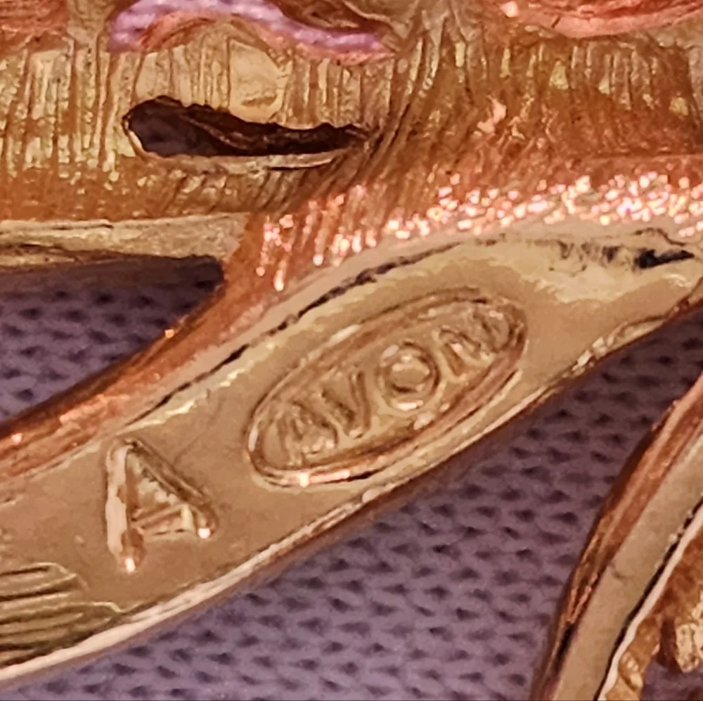 Avon vintage swirl