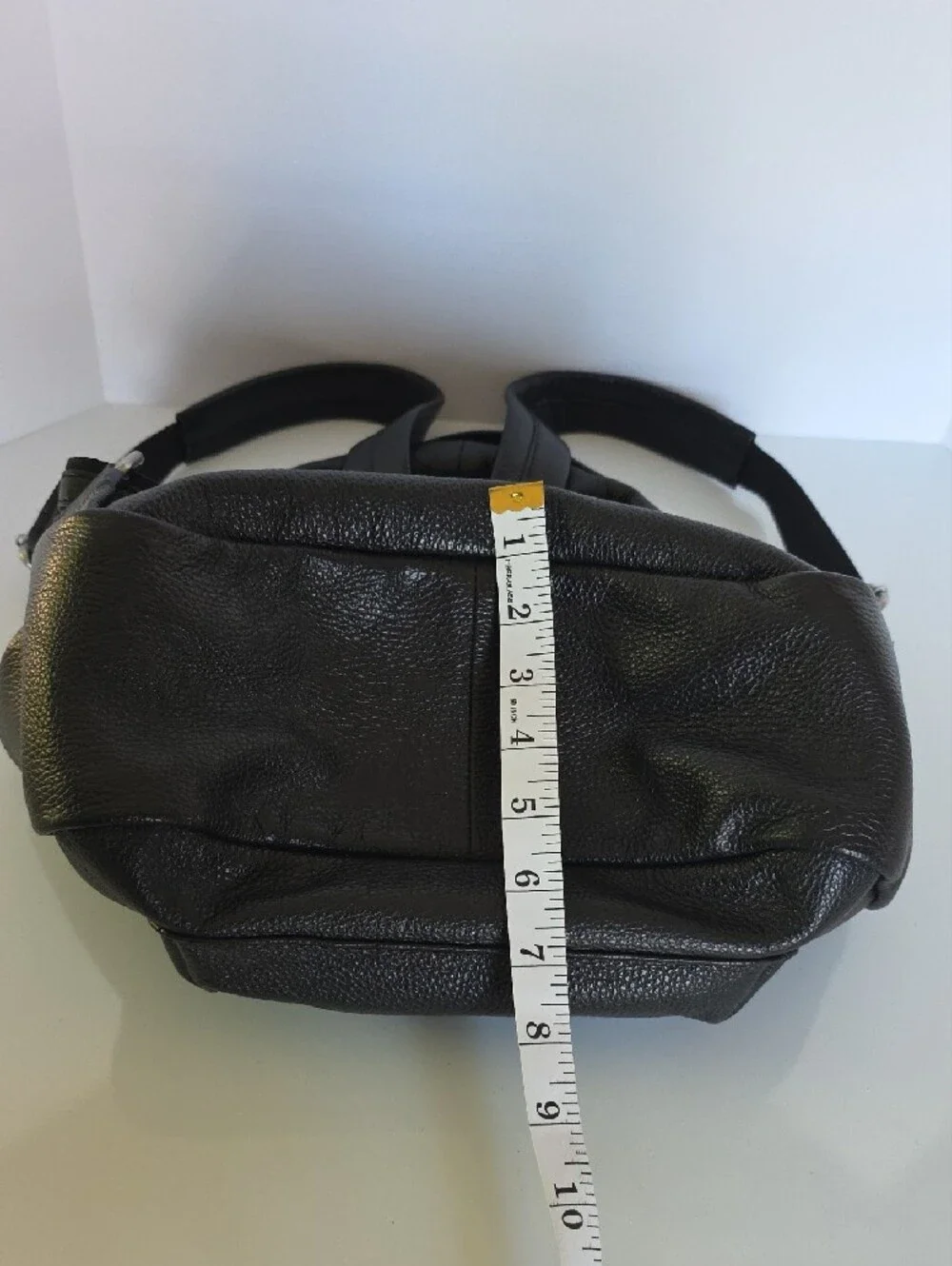 American Eagle Outfitters compact pebbled