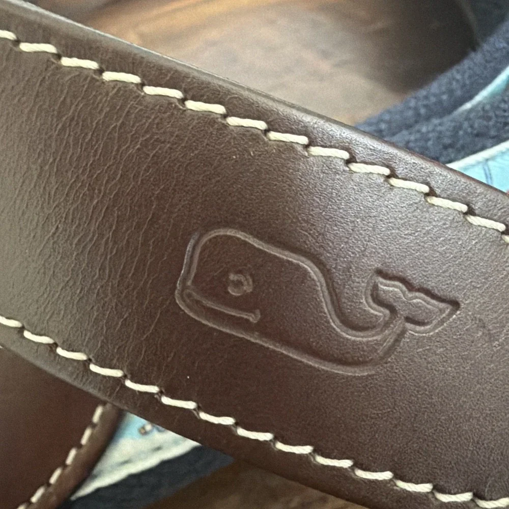 Vineyard Vines out meets receive