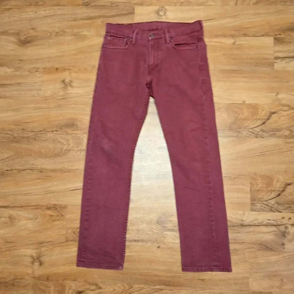Levis thigh 40