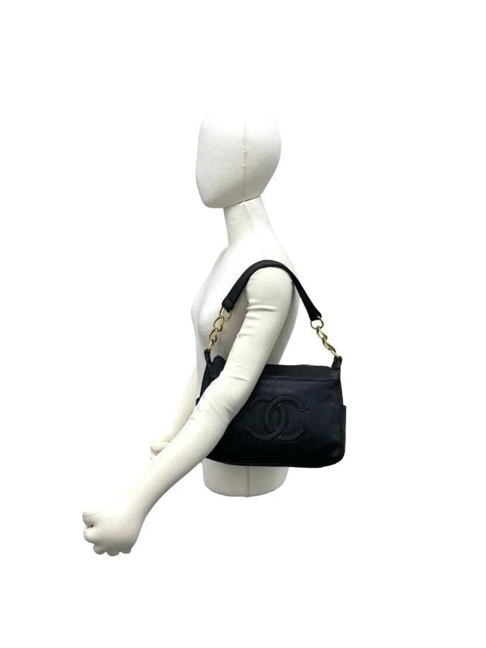 CHANEL presentation black slight
