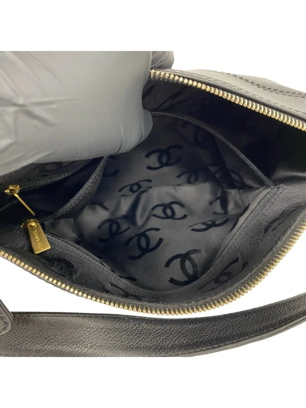 CHANEL color zipper