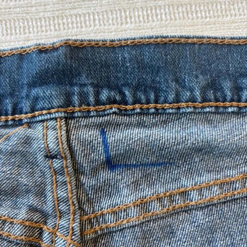 Levis 505 Regular Fit Jeans Mens 38x32 Medium Wash Blue Straight Leg Denim