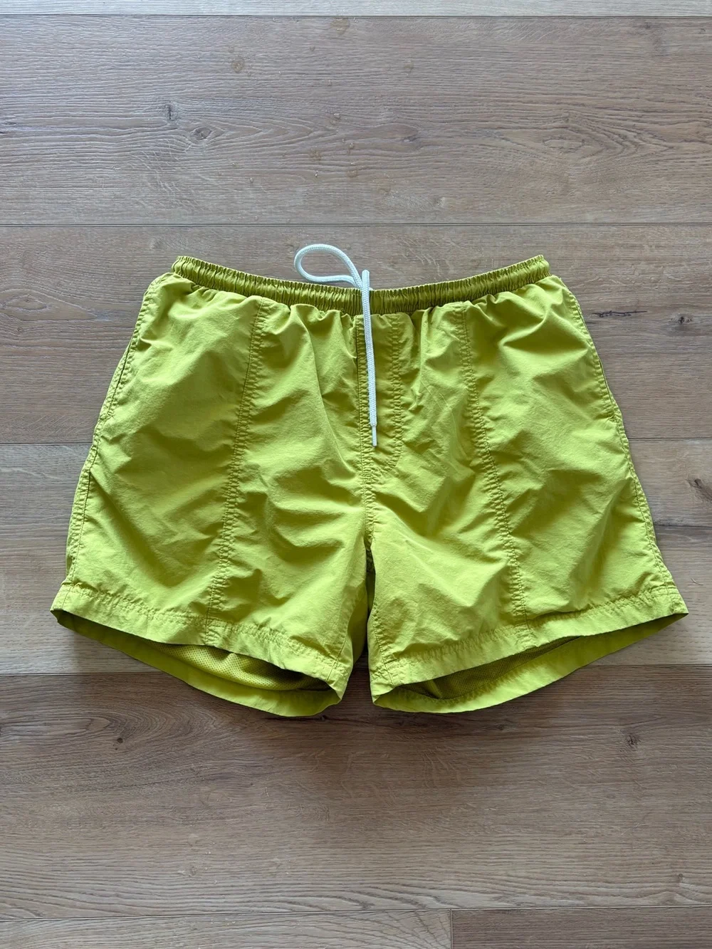 UO mens volley short, XL . NWOT