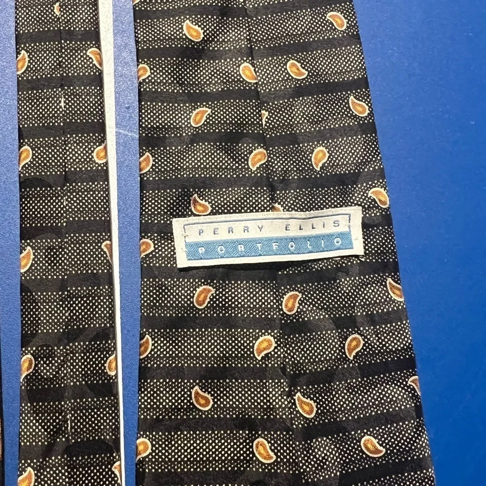 Perry Ellis pre owned