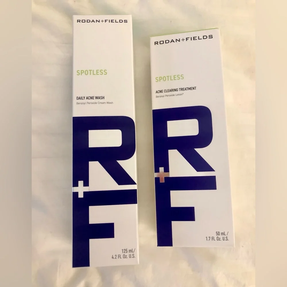 Rodan + Fields Spotless Acne Duo in White with Navy Accents
