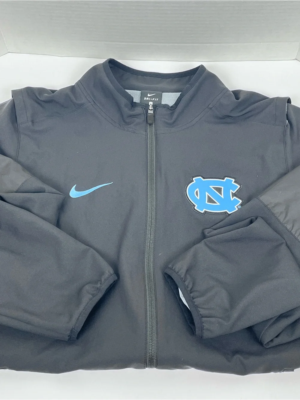 Nike Men's Dri-Fit Full Zip Vented North Carolina Tarheels Jacket Size S; NCAA