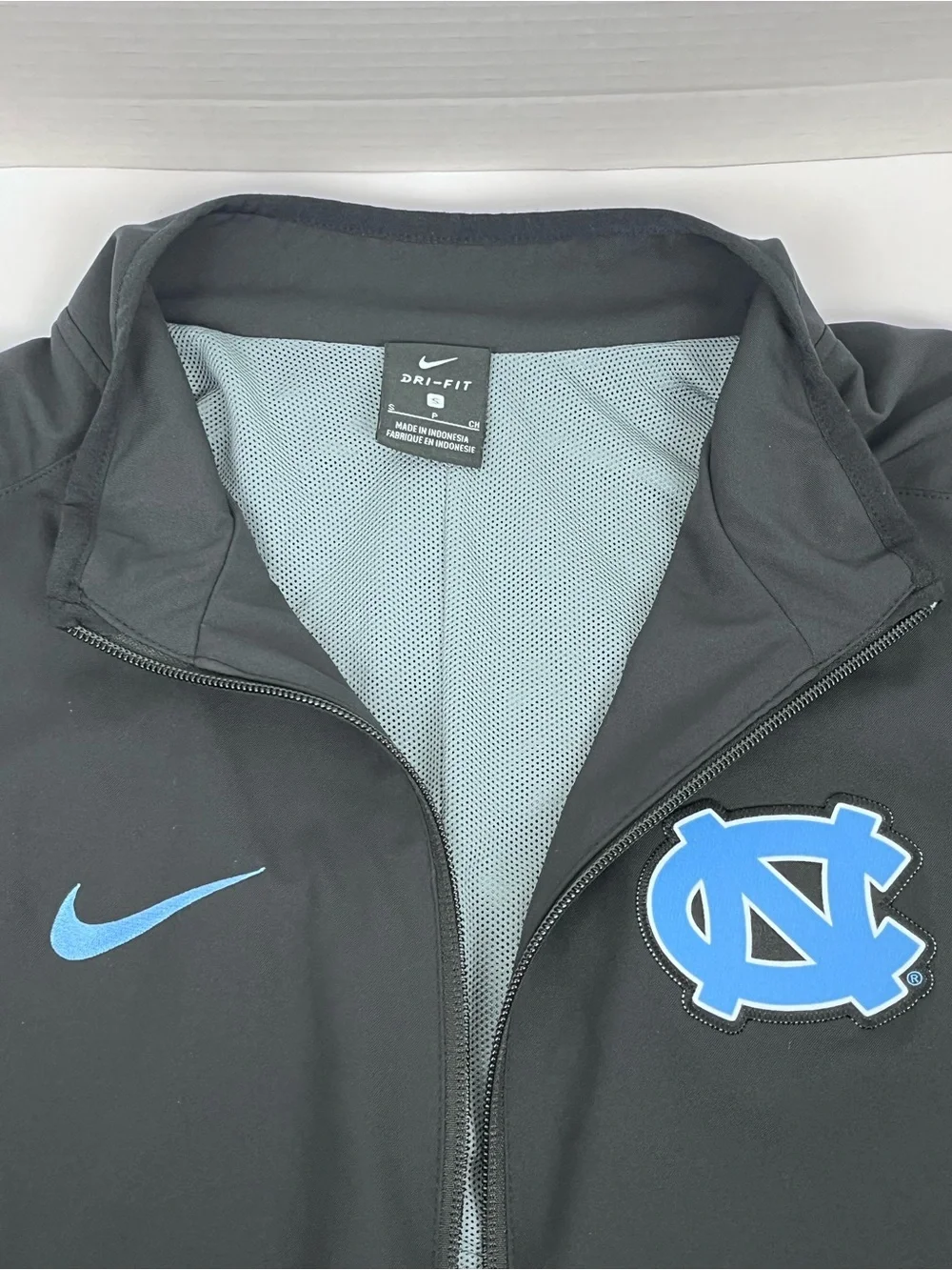 Nike Men's Dri-Fit Full Zip Vented North Carolina Tarheels Jacket Size S; NCAA