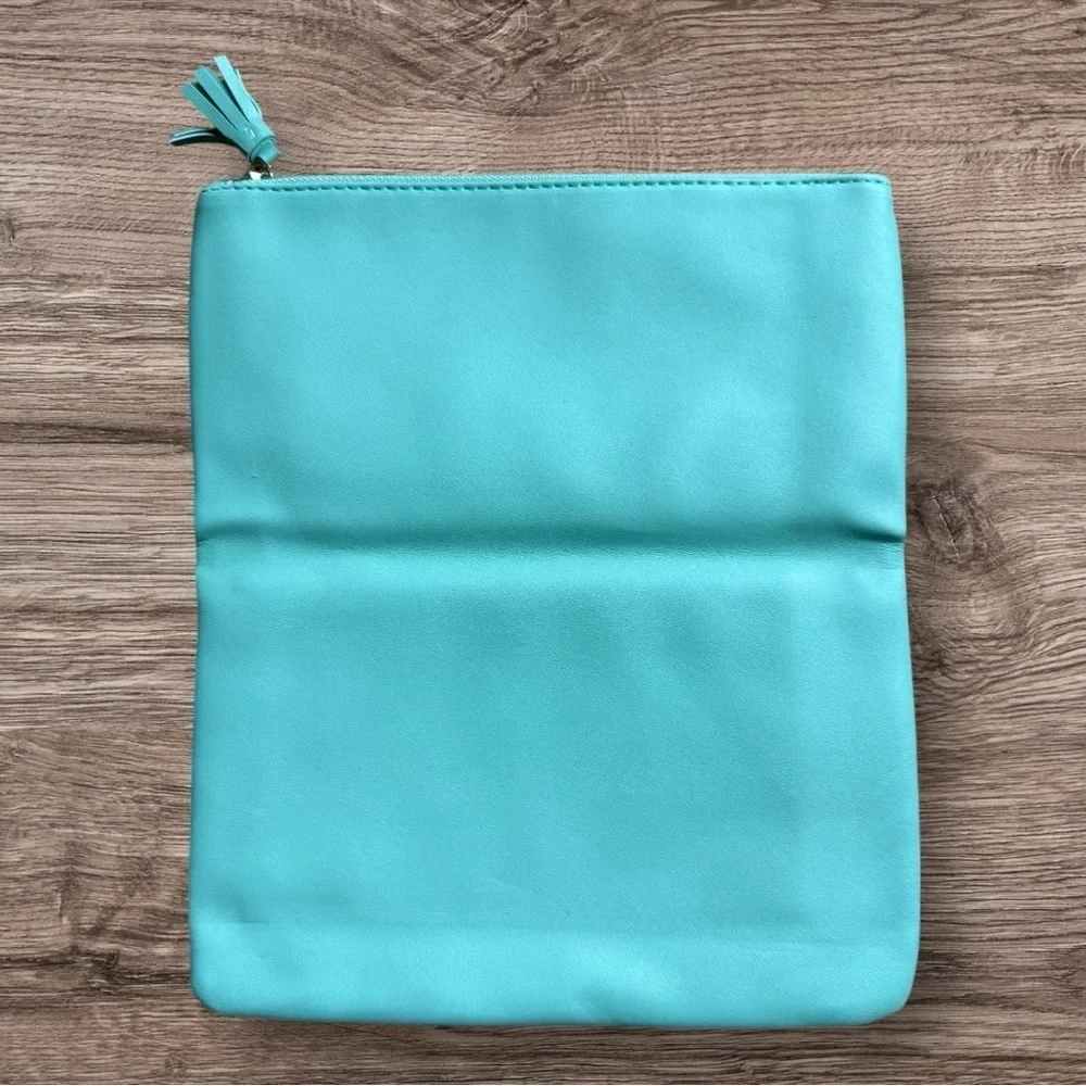 Rachel Pally design features