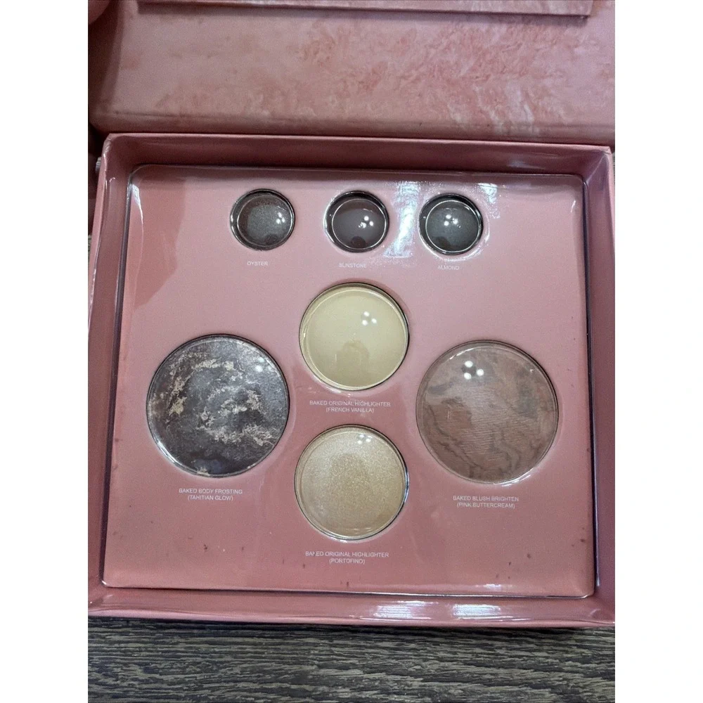 Laura Geller Multifunctional Pink Makeup Palette - Versatile Women’s Cosmetics