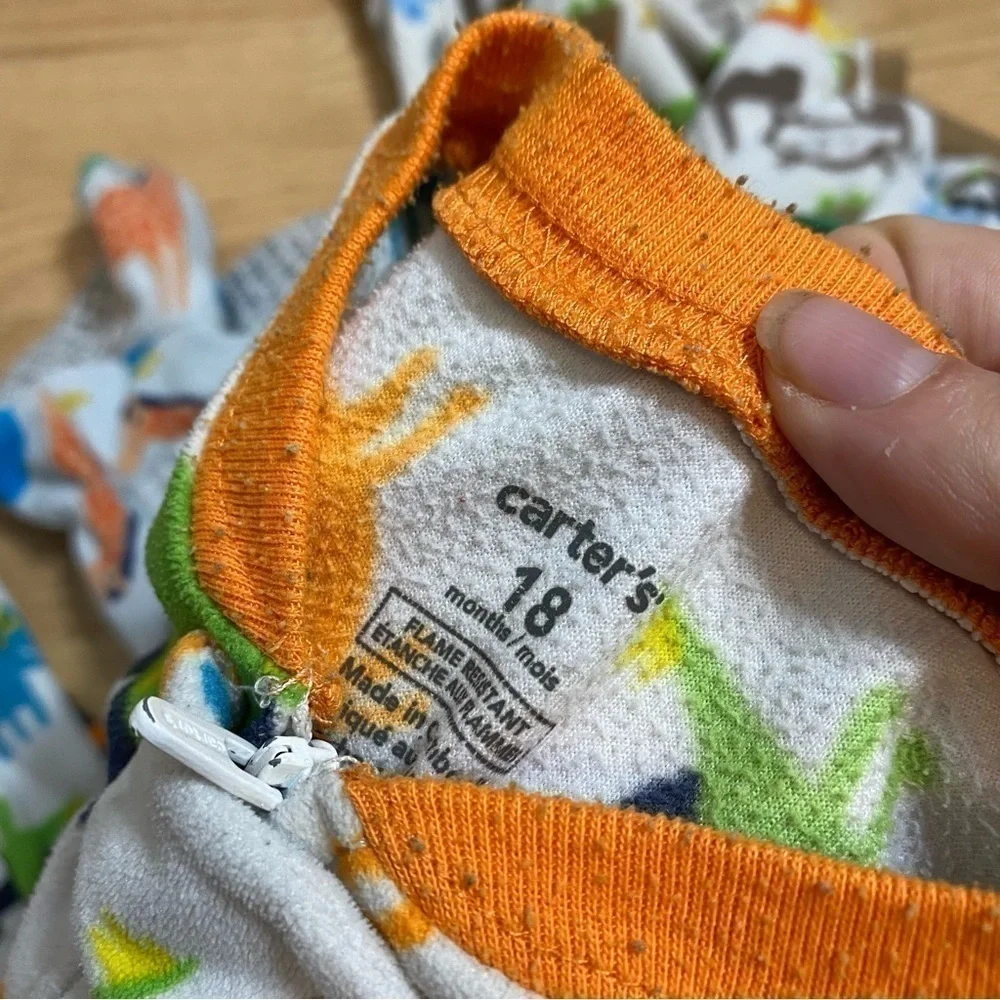 Carters zip pajamas giraffe