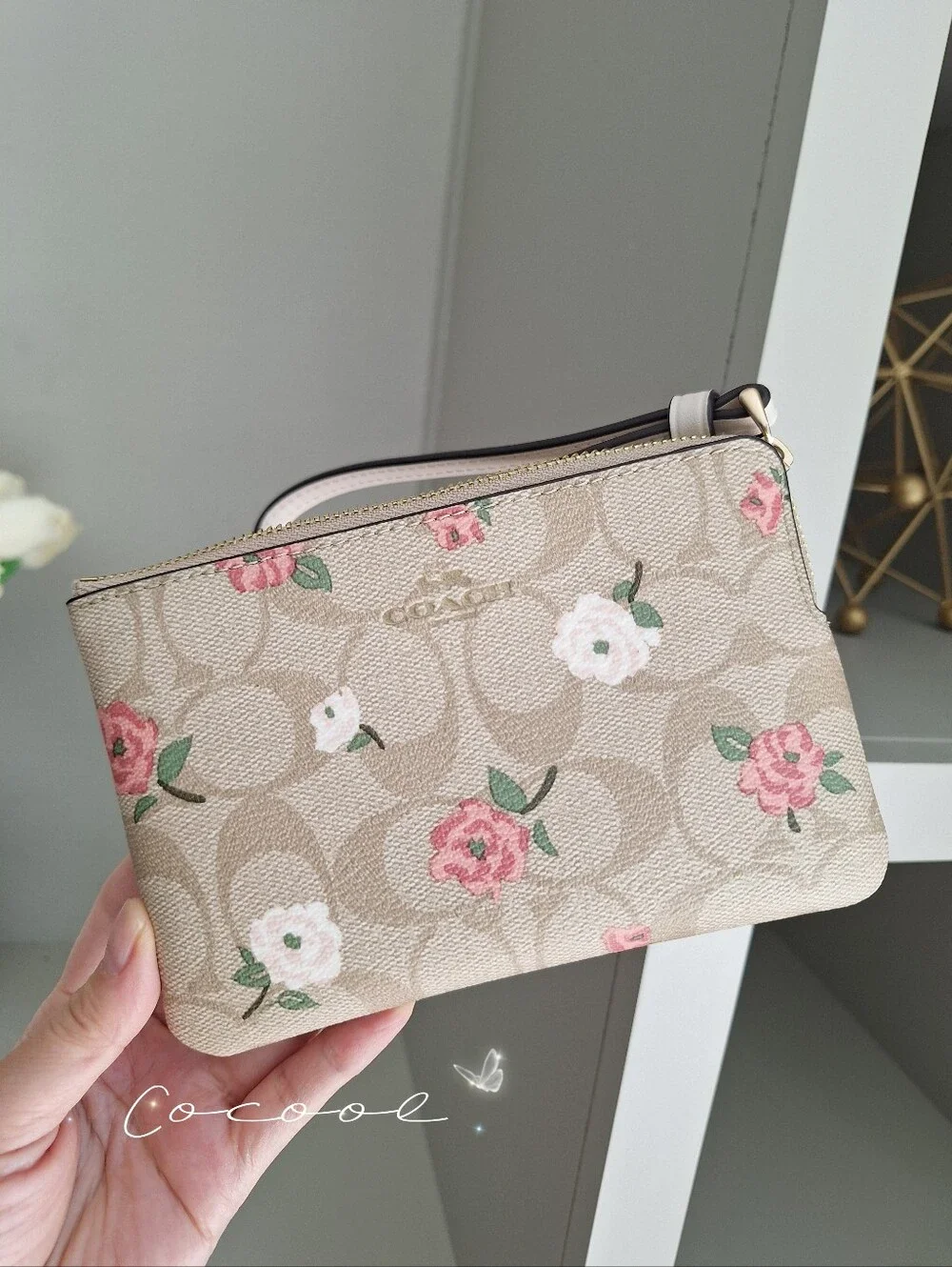 NWT Coach Floral Zip Wristlet in Beige Signature Canvas