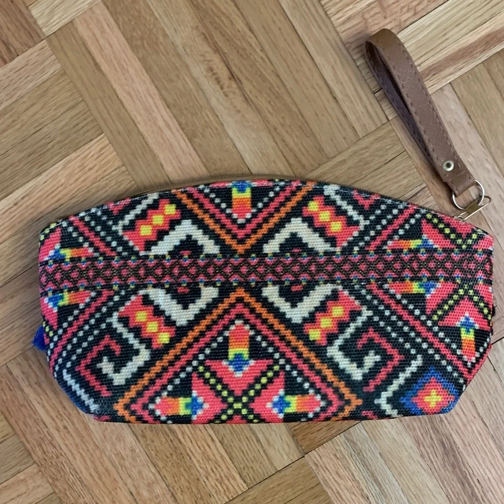 Wristlet Purse w/ Tassel Accents - Unworn / Never Used