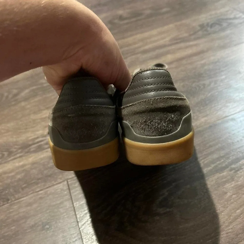 N/A adidas busenitz