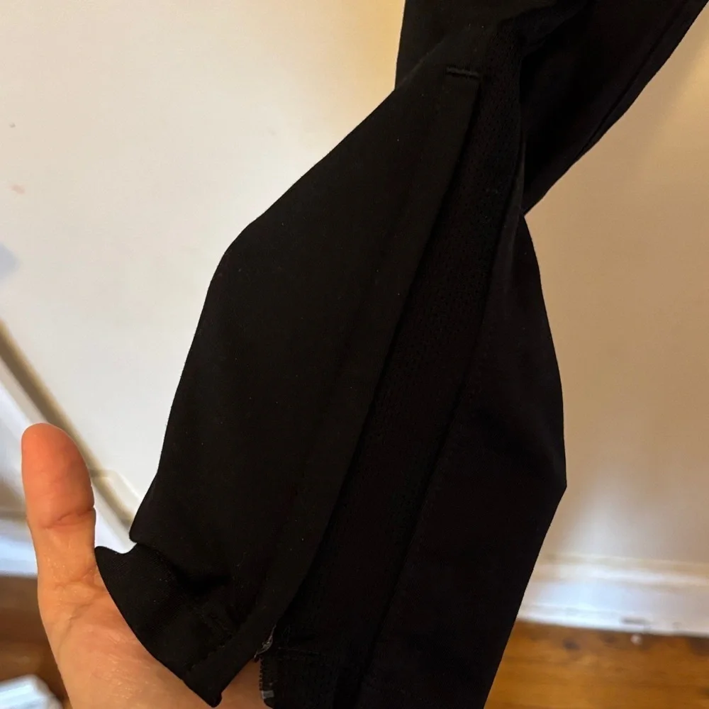 Nike sleek black