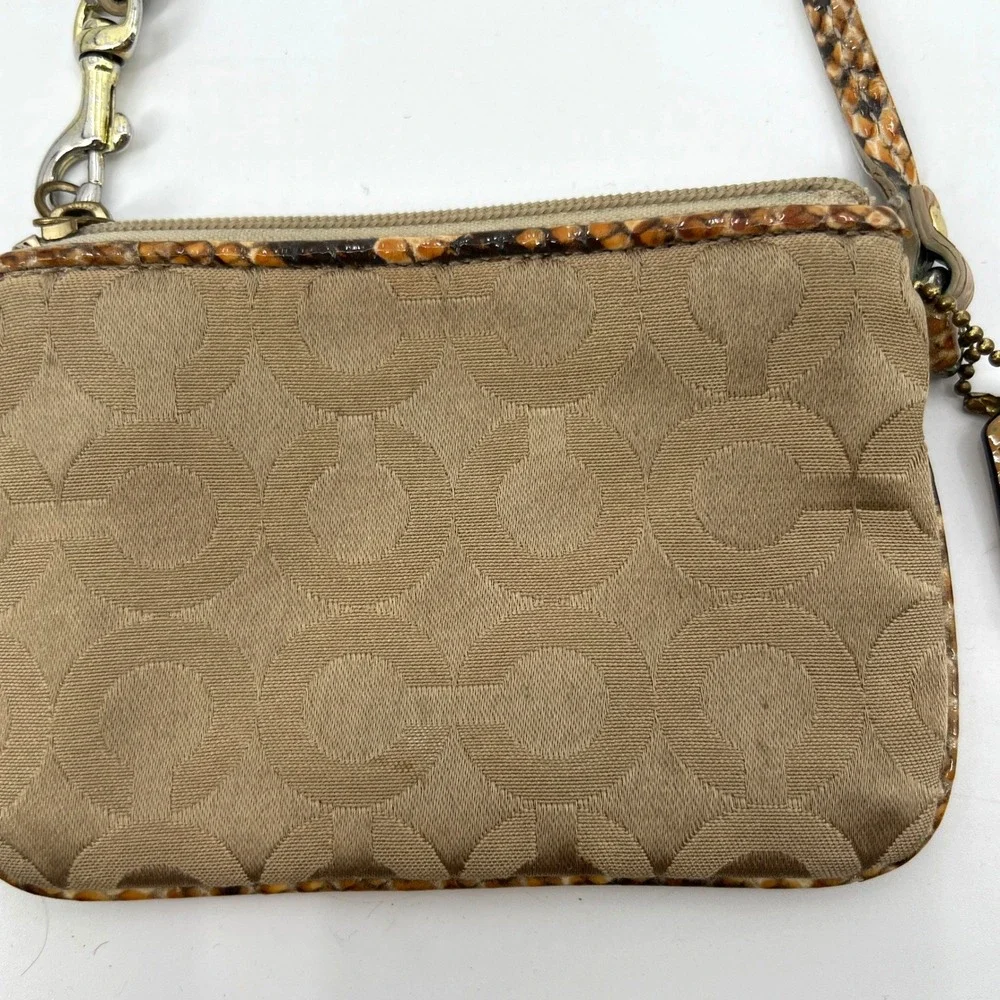 Coach vintage wristlet