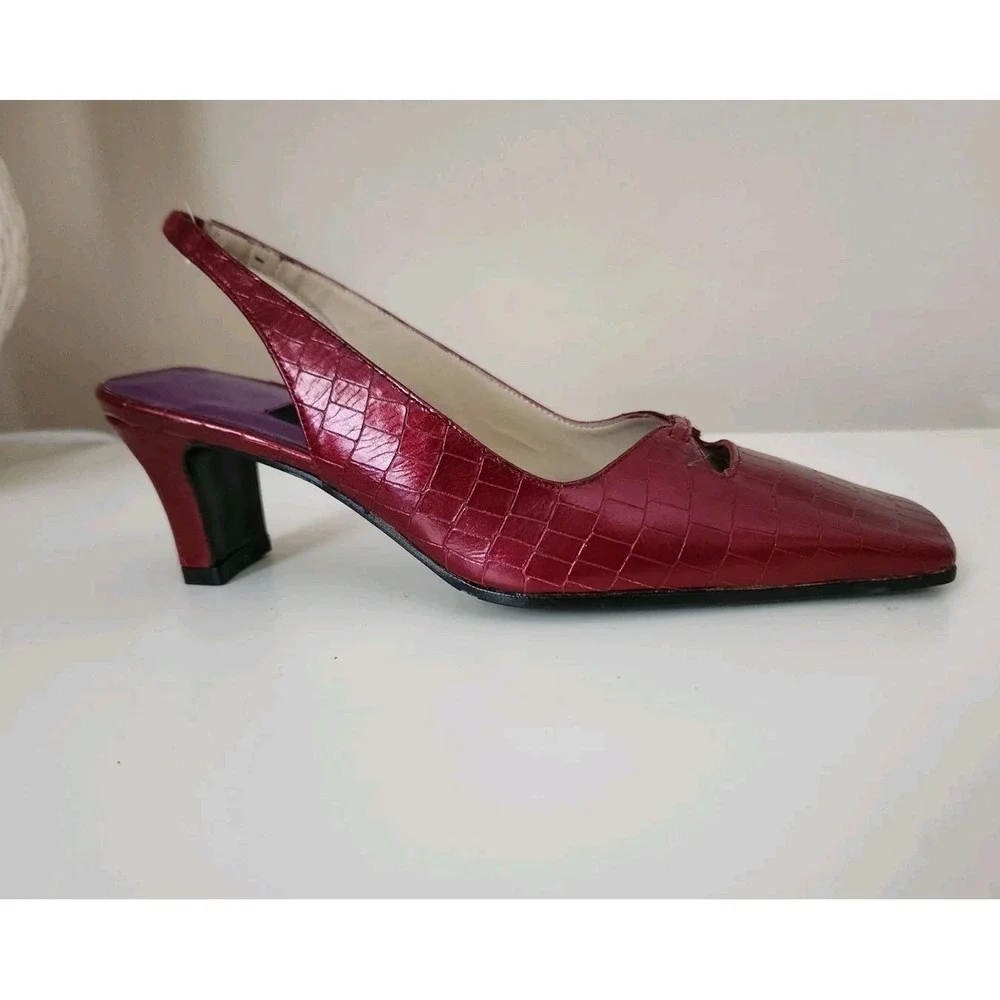 Etienne Aigner good size