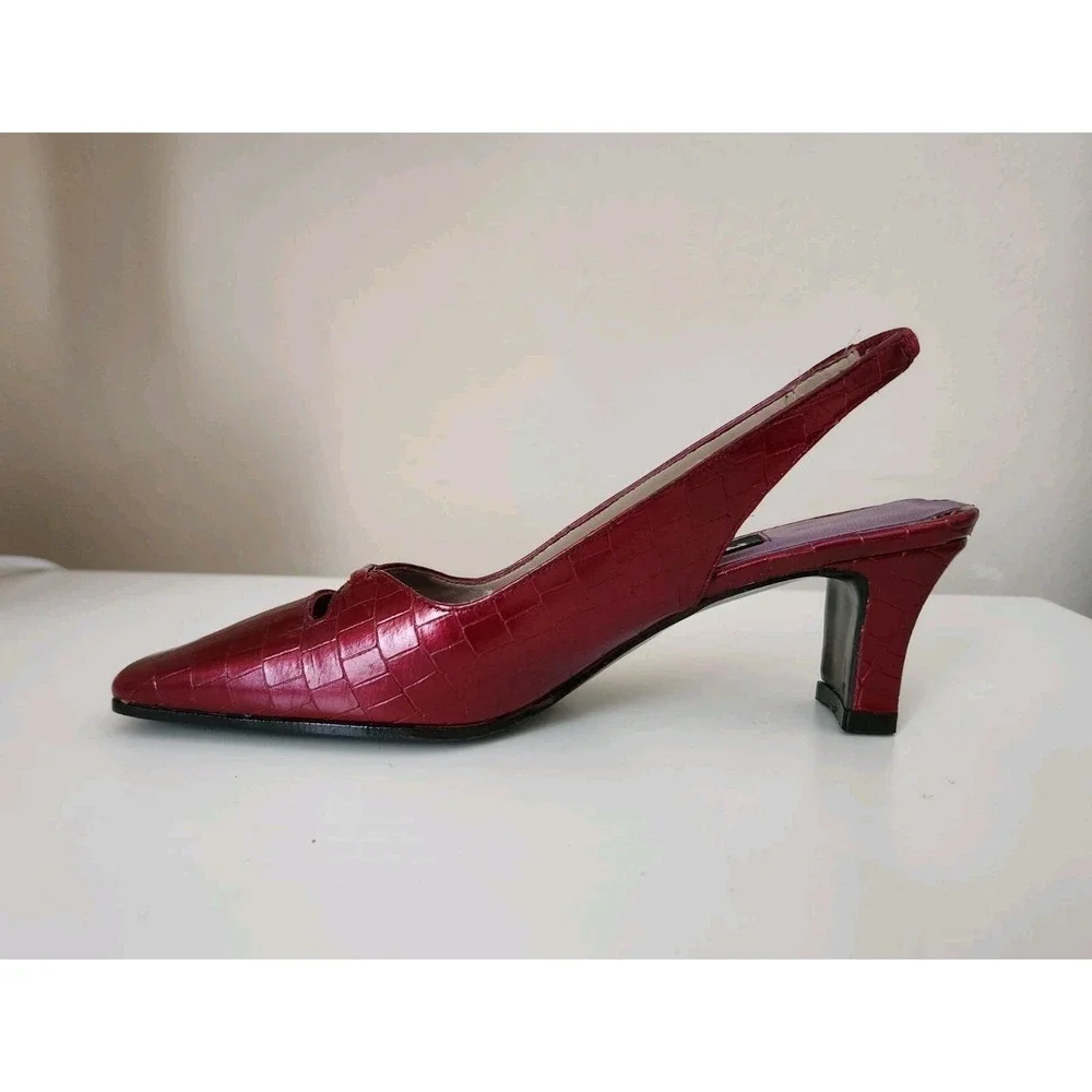 Etienne Aigner good size