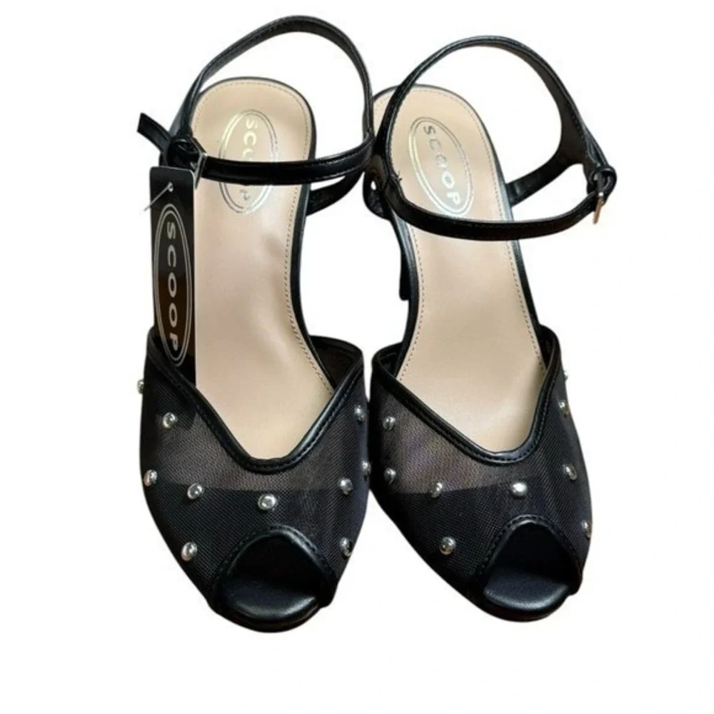 Scoop black studded