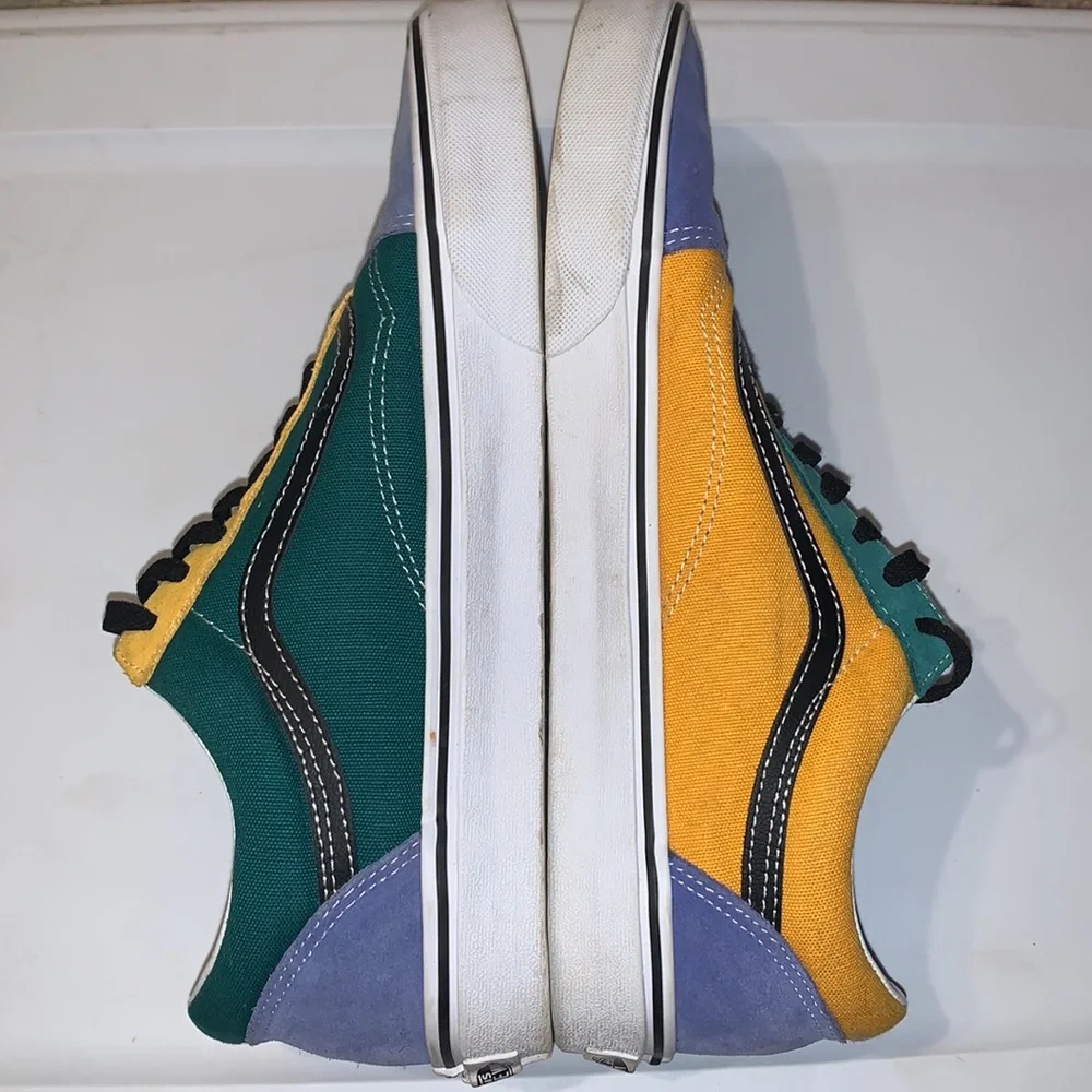 Vans spots minor