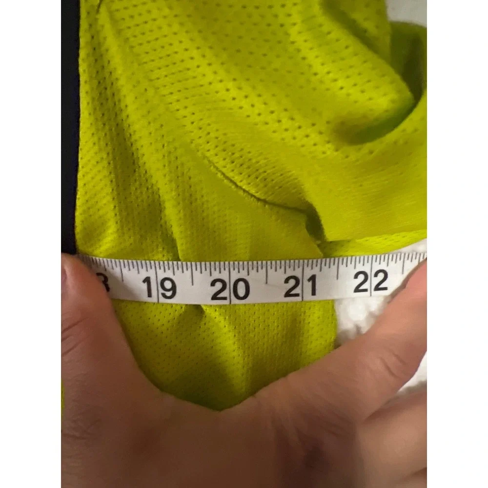 Nike moisture zip