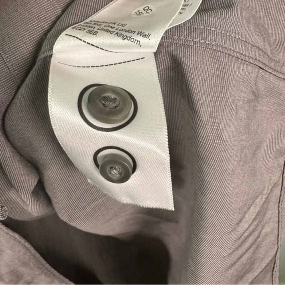 UNTUCKit casual men gray