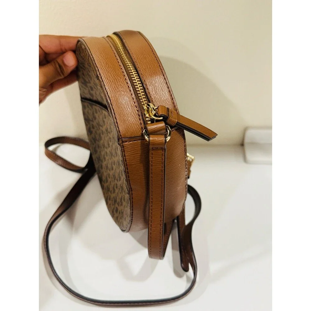 Dkny round brown