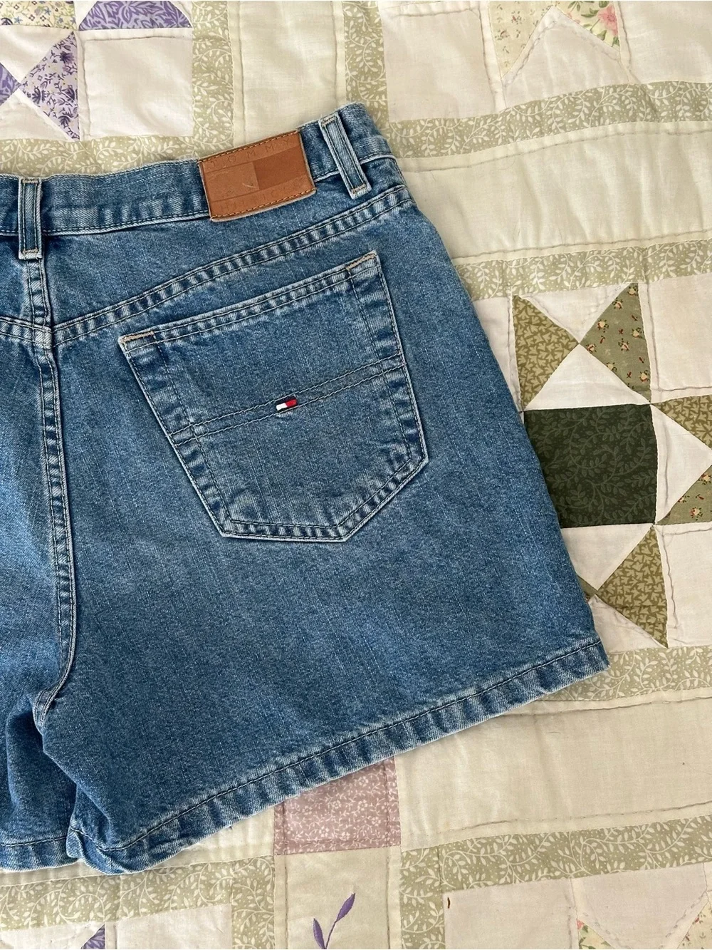 Vintage Y2K Tommy Hilfiger Denim Shorts