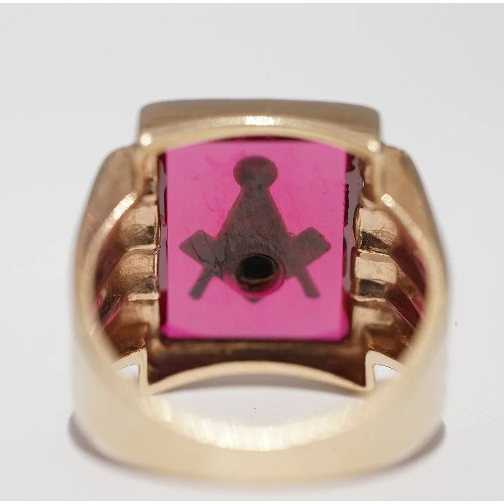 Men's Vintage 10k Solid Yellow Gold Man‎ Made Ruby Masonic Ring - Size 7 7.49g