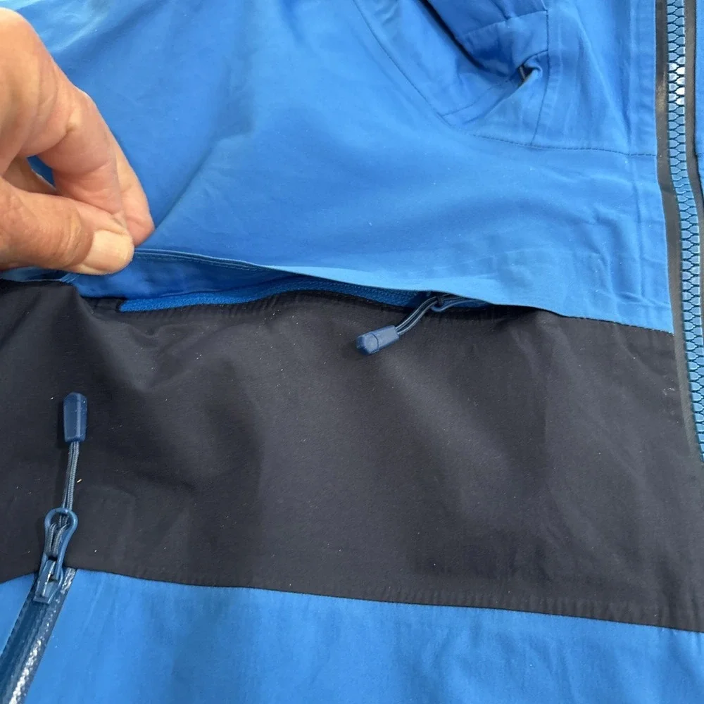 Mountain Hardwear this preowned