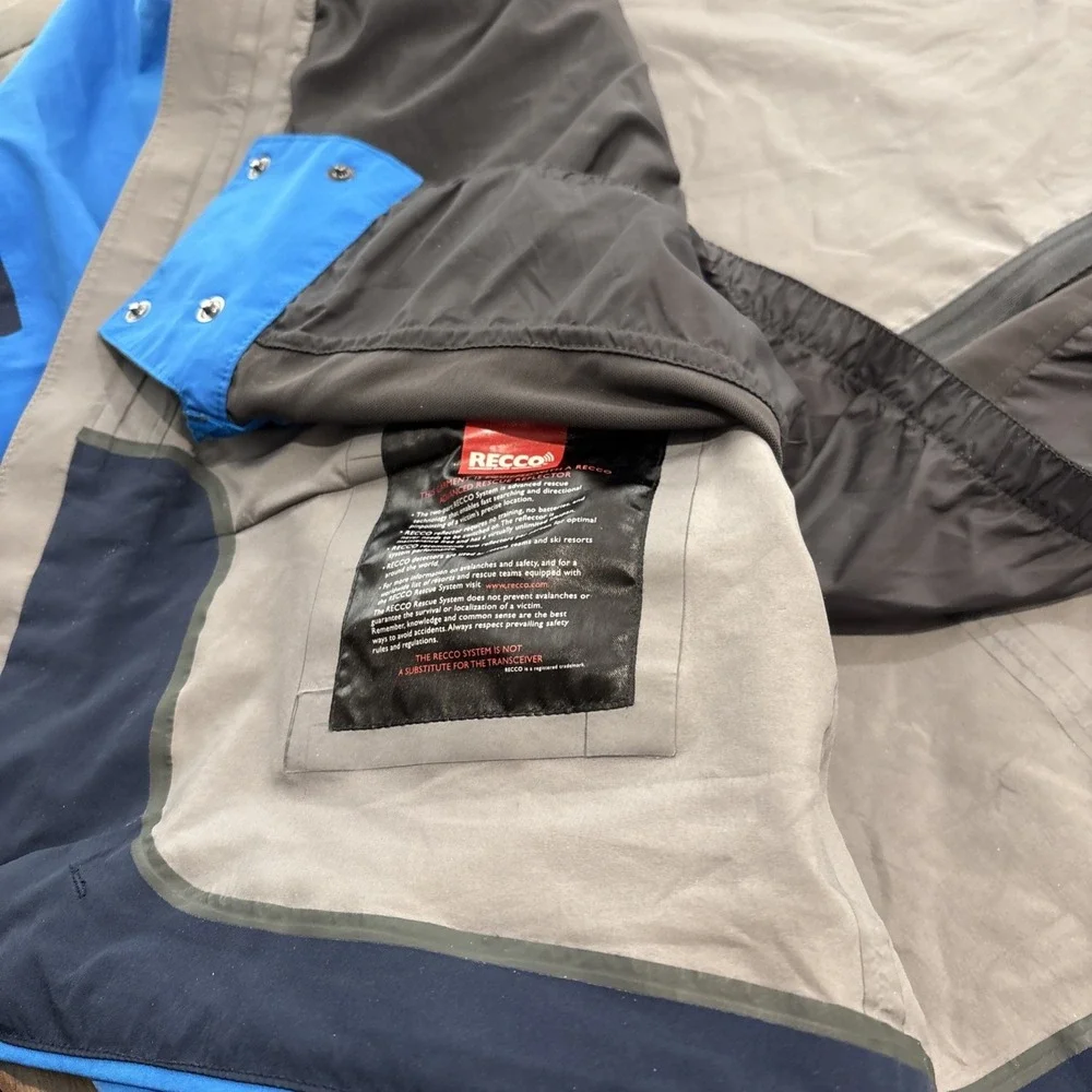 Mountain Hardwear this preowned