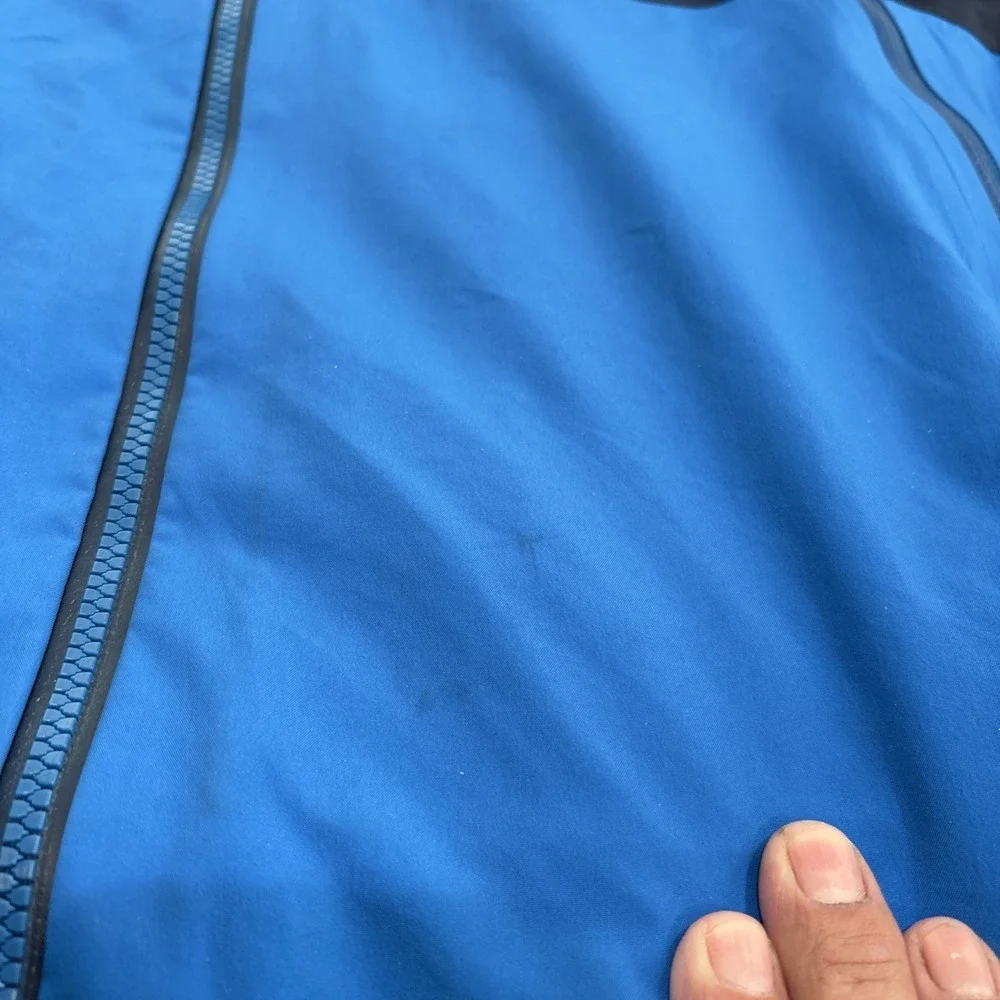 Mountain Hardwear this preowned