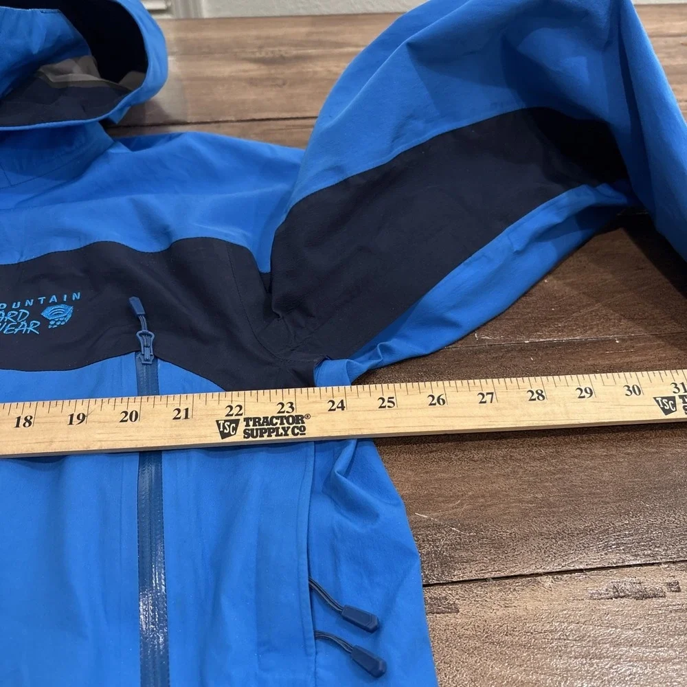 Mountain Hardwear this preowned