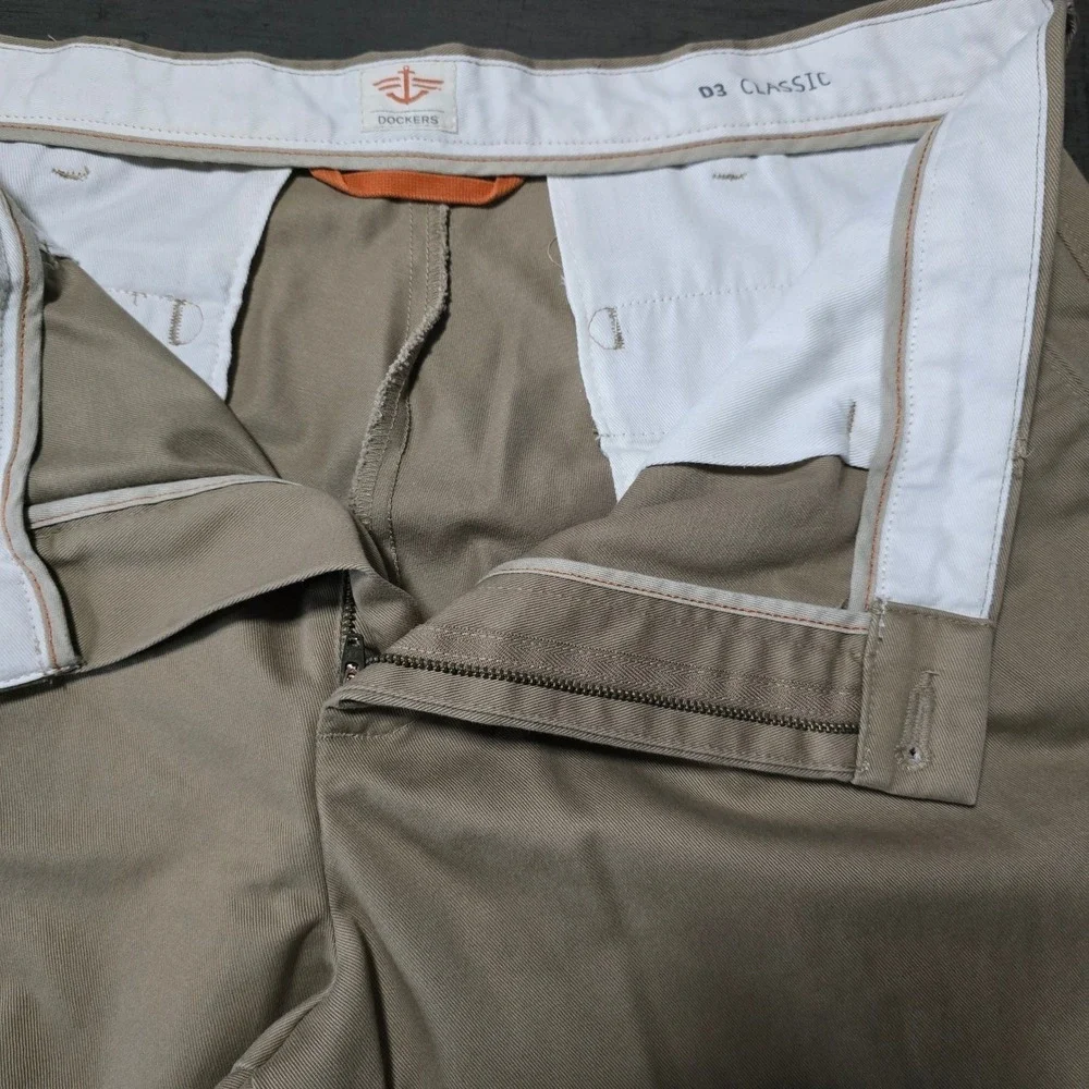Dockers D3 Classic Mens 38x30 Flat Front‎ Khaki Dress Pants Trousers Tan