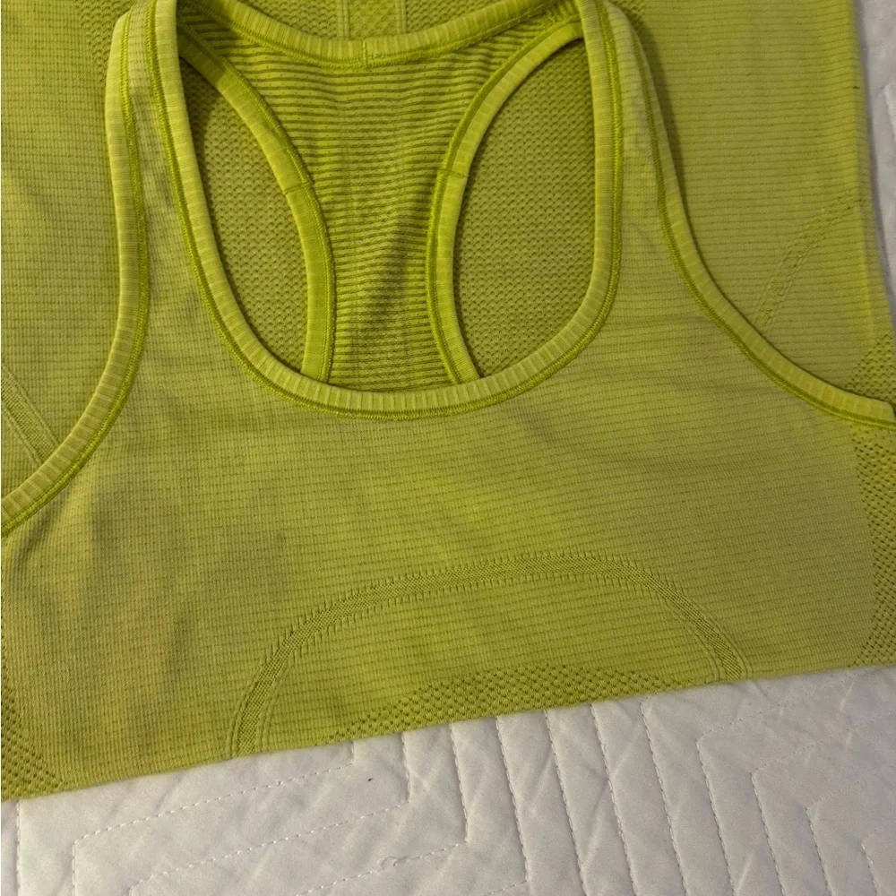 lululemon athletica good size
