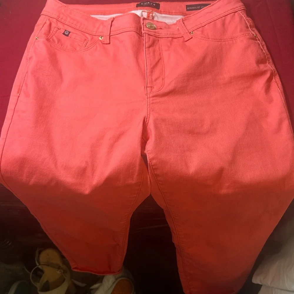 Pink Leggings‎ with Fitted Silhouette and Contrast Stitching