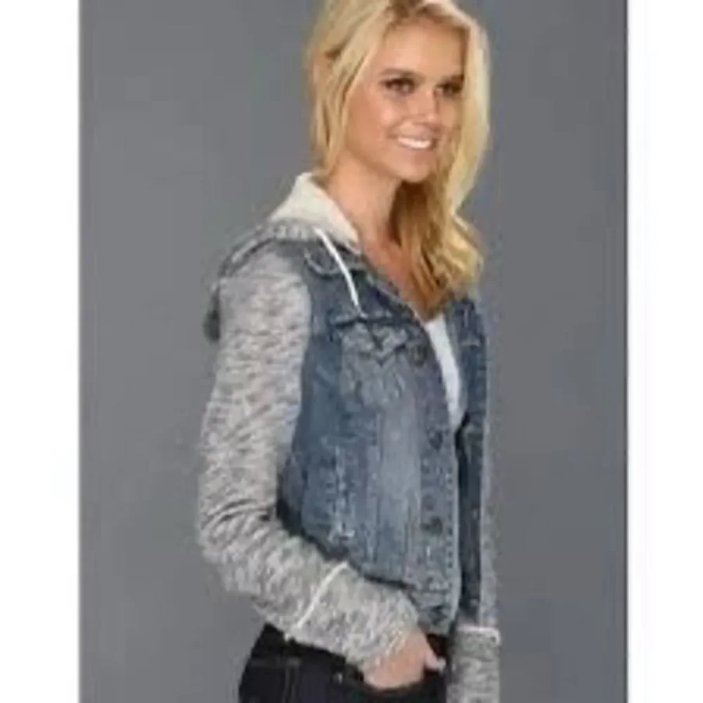 Free People Distressed Denim Jean Jacket Sz XS   Knit Sleeves Removable Hoodie