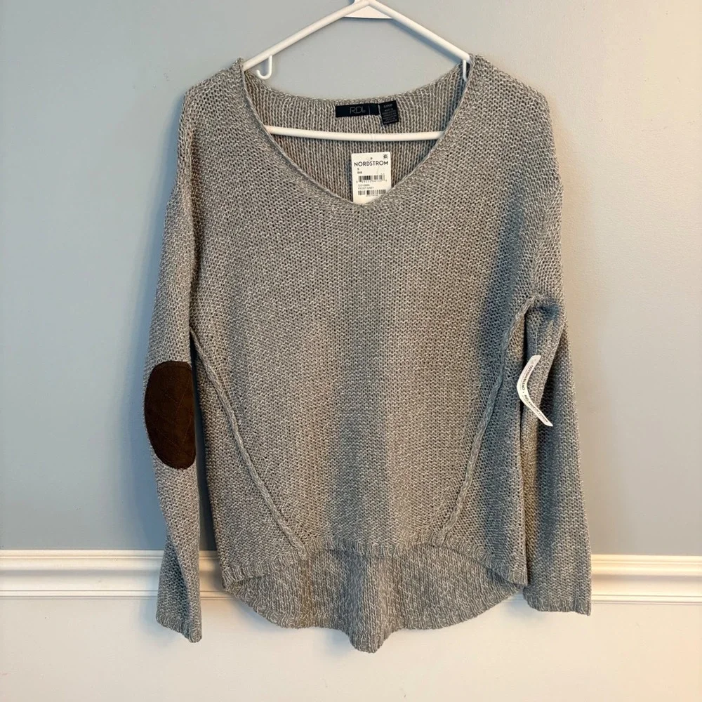 RDI Frost Grey V-Neck Sweater Quilted Elbow Patches High Low Hem Small NWT