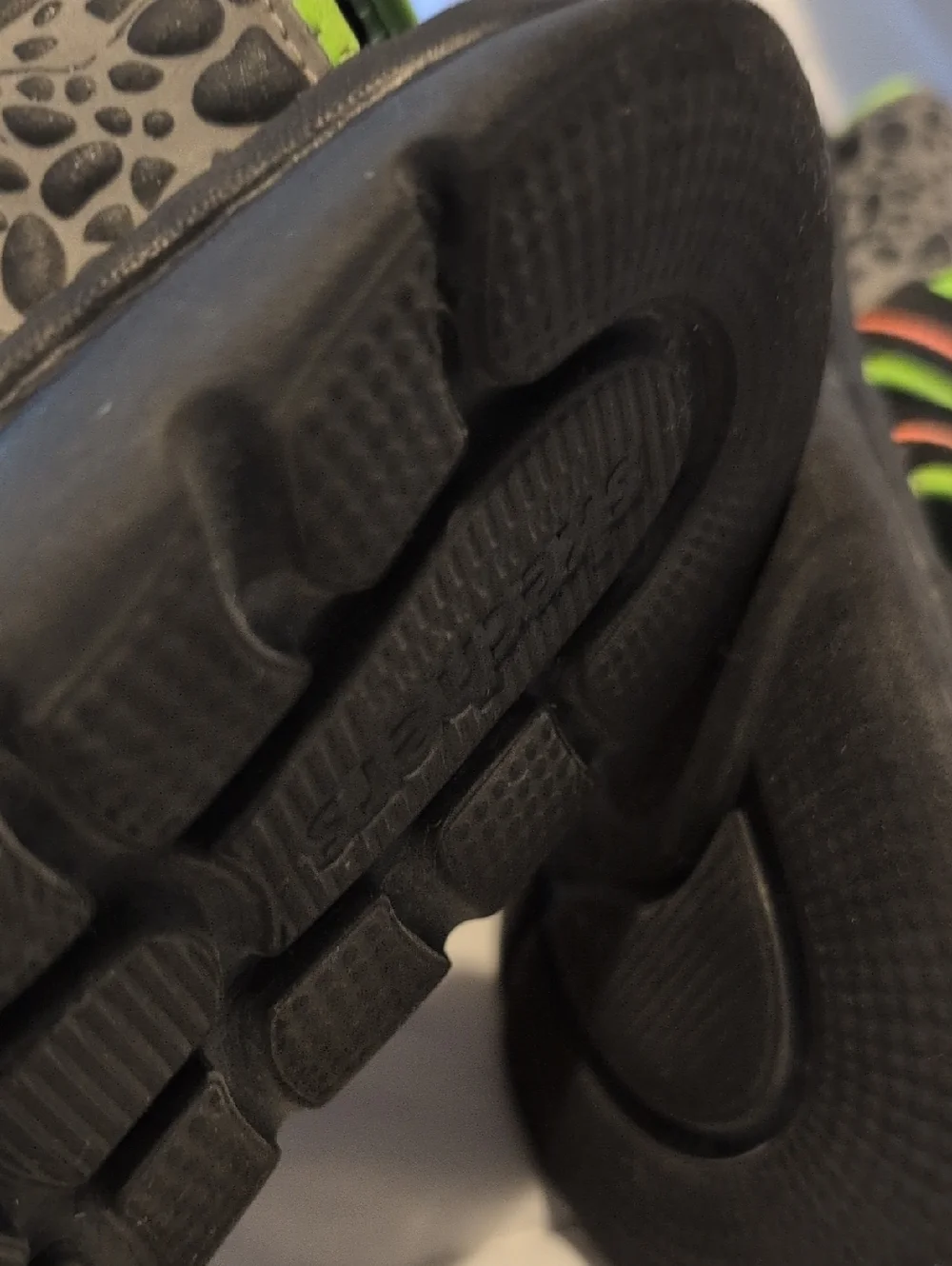 Skechers skech saurus