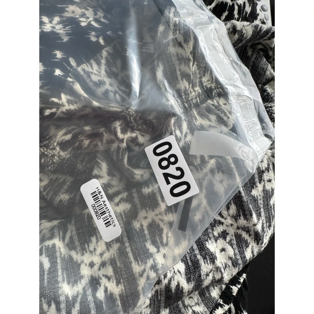 Universal Thread Black & White Floral V-neck Short Sleeve Dress‎ S Cottagecore