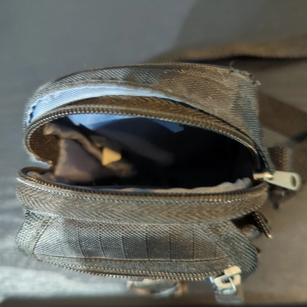 Samsonite small zippered