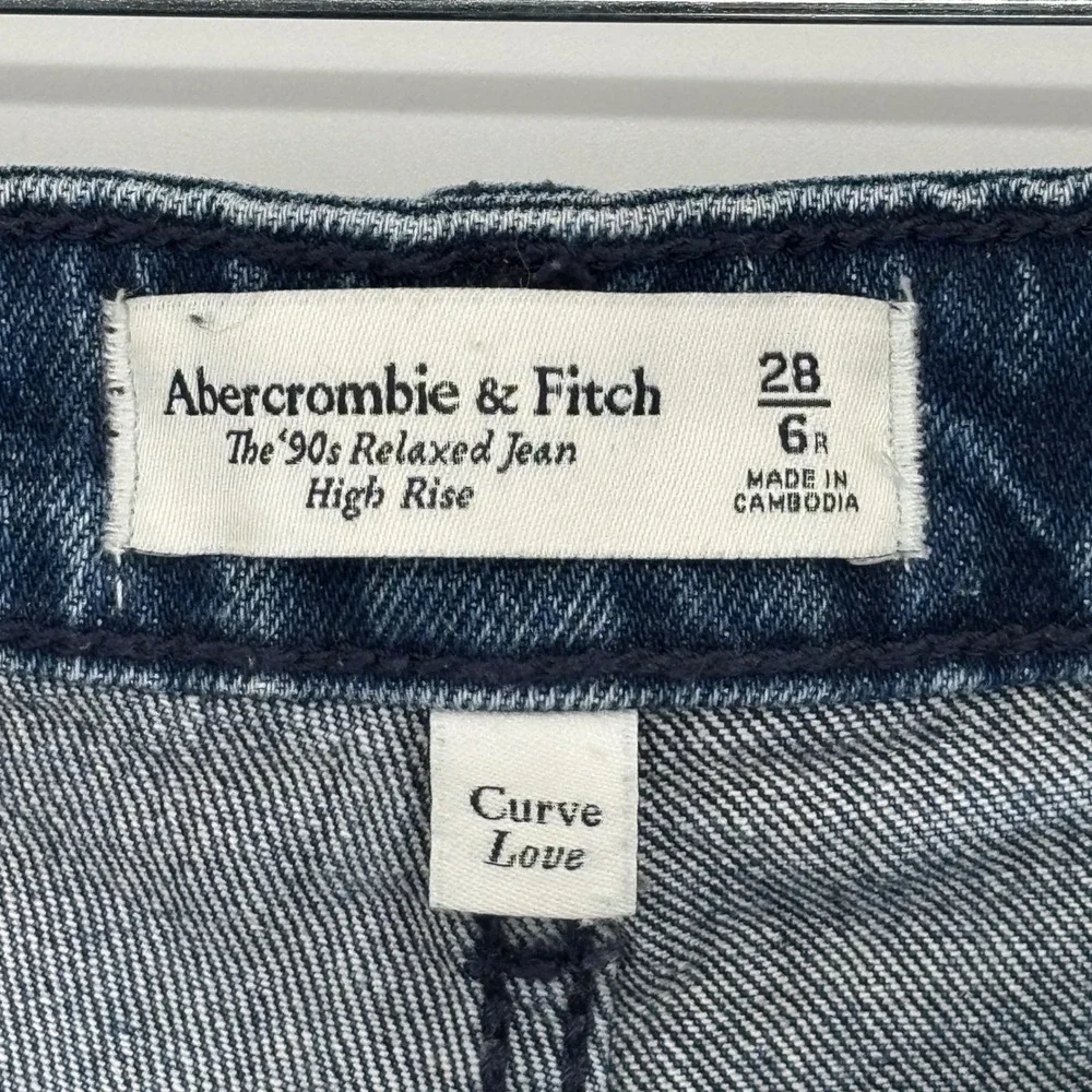 Abercrombie & Fitch excellent pre