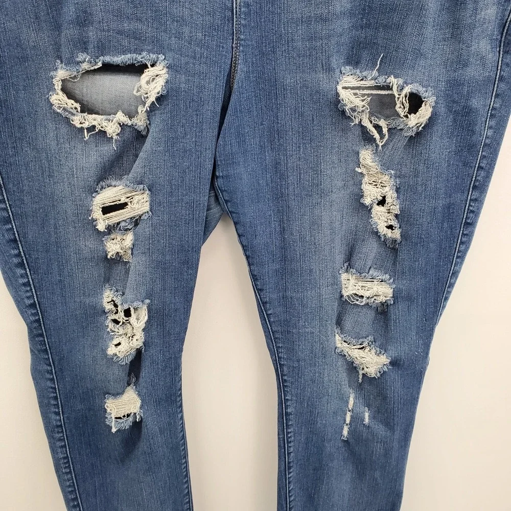 Torrid Womens 24T Distressed Bombshell Skinny Jeans Blue Premium Stretch Denim‎