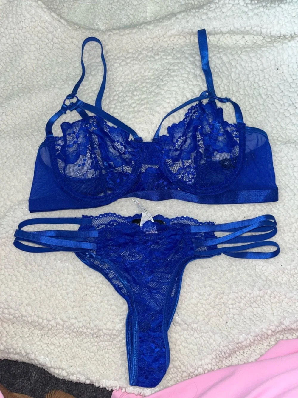 PrettyLittleThing blue lace 2 piece large