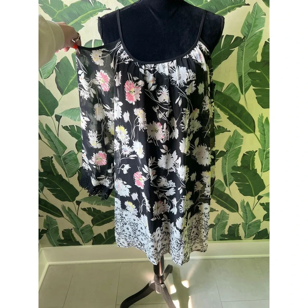 Xhilaration Cold Shoulder Floral Dress Women‎ Medium Black